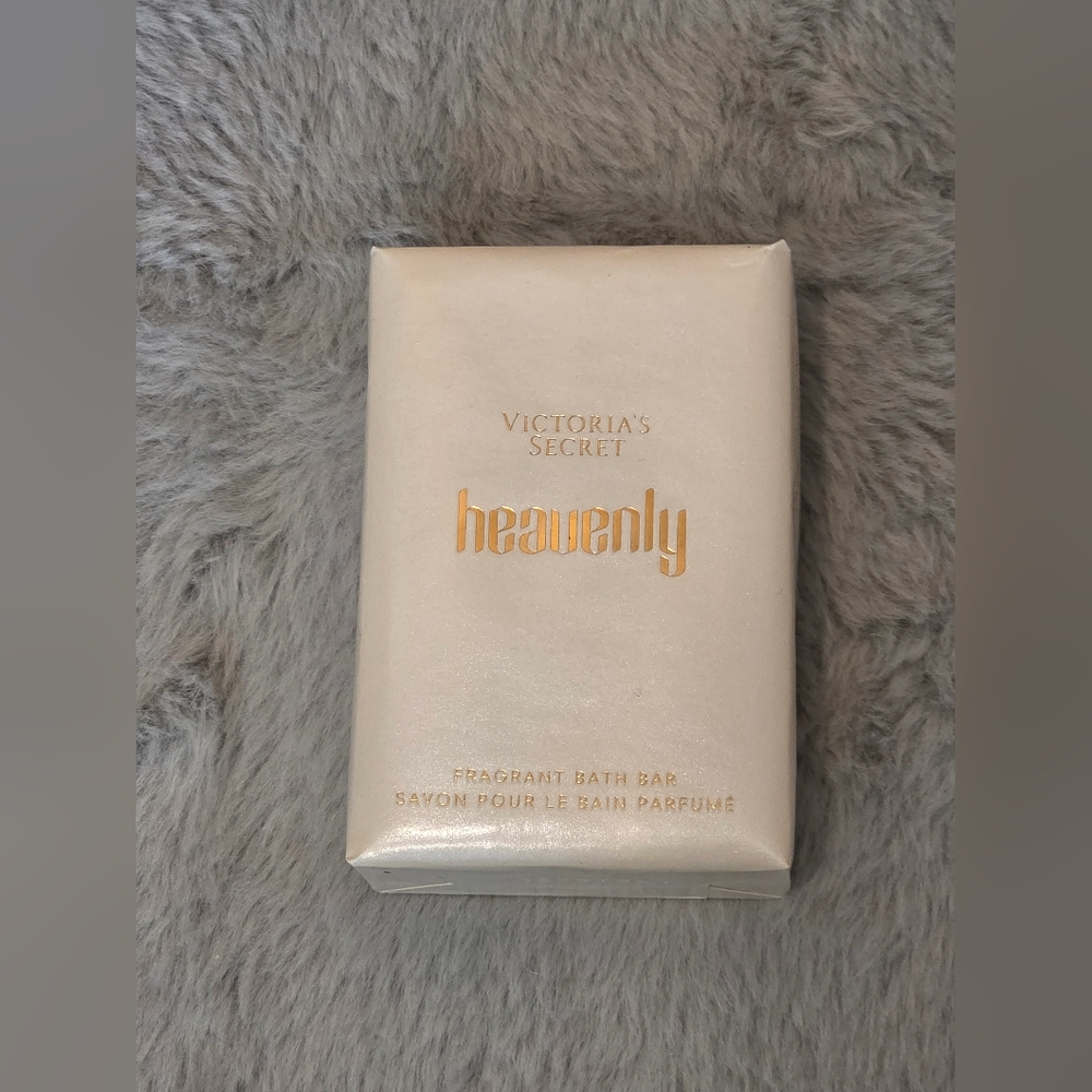 Victoria's Secret Heavenly Bath Bar - Pearl White with Gold Foil